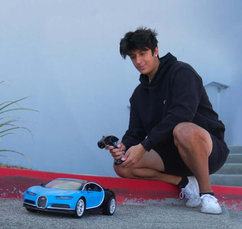 Bugatti 1:10 & Lamboghini 1:10 - Multiple Color Options and Officially Licensed - Perfect for Display and Collection